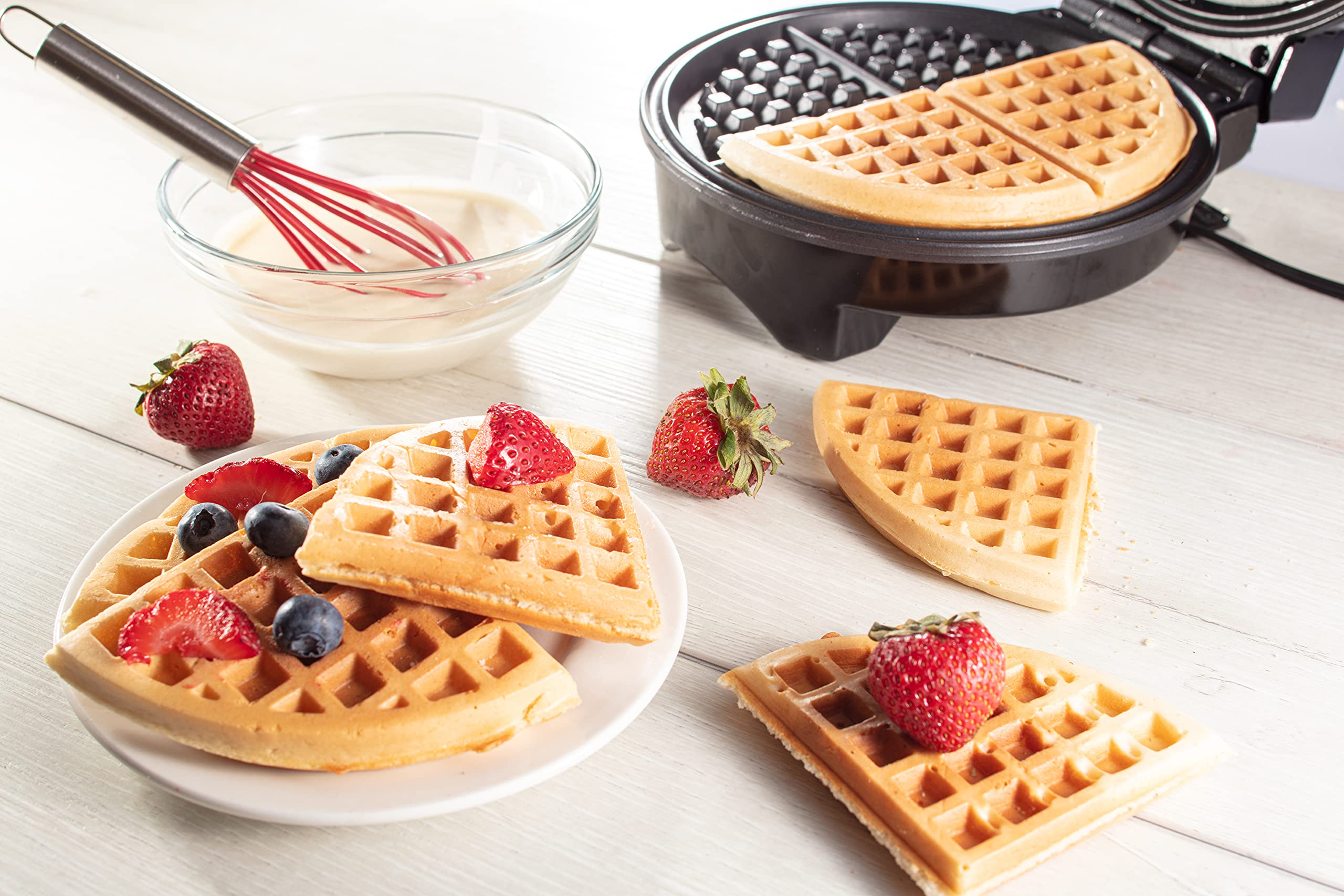 User-friendly control panel supports quick weekday breakfasts.