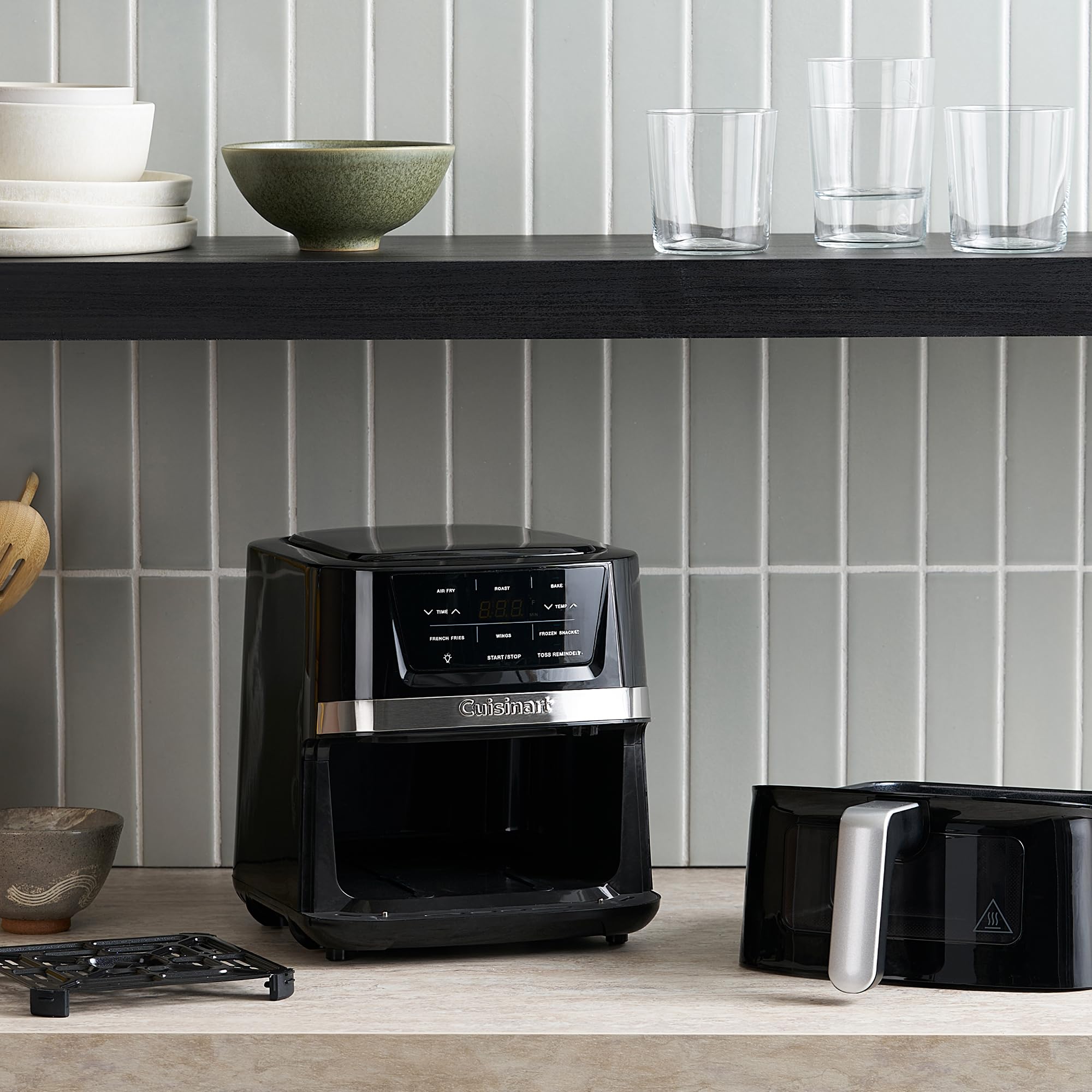 Dishwasher-safe parts of the Cuisinart AIR-80 ease post-cook cleanup.