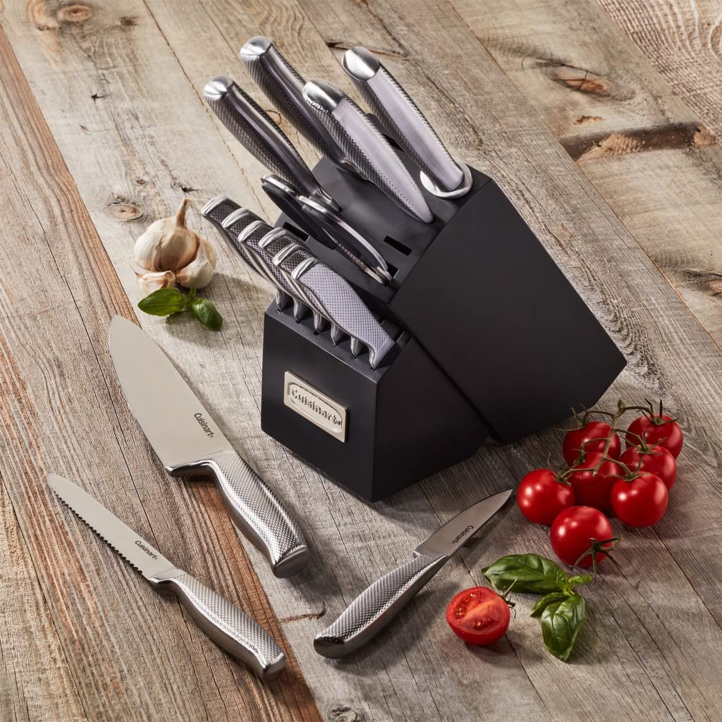 Cuisinart C77SS-15PG balanced, ergonomic grip supports comfortable prep.