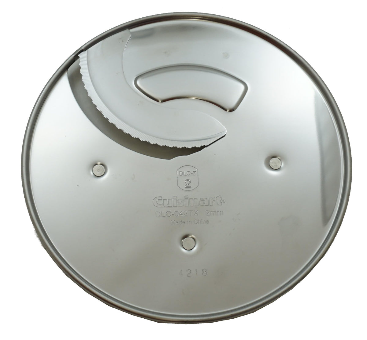 Cuisinart DLC-042TX-1 2mm thin slicing disc slices evenly for uniform results.