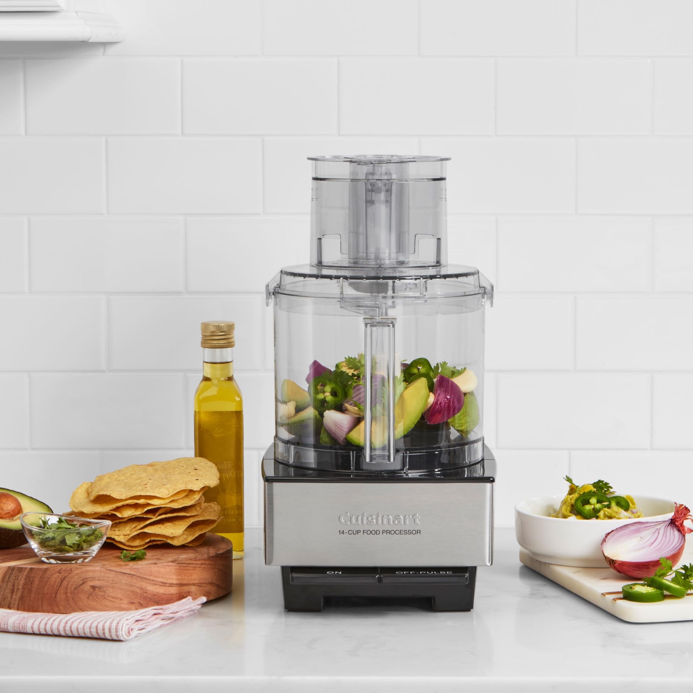 Stainless steel exterior of the Cuisinart processor for durable daily use.