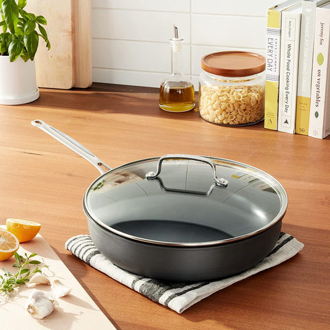 Cuisinart rim design enables drip-free pouring from the pan