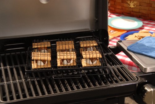 Cuisinart S'More Maker cleanup made easy with non-abrasive sponge