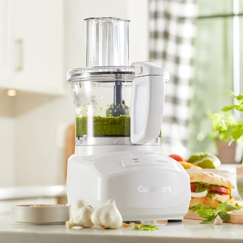 Cuisinart universal blade enabling chopping and dough mixing