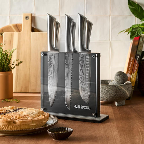 CUISINE::PRO Ice-hardened steel delivers lasting edge retention.