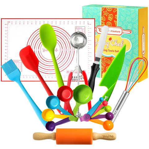 Culinary Couture Young Chefs in-action set shows kids baking and learning together