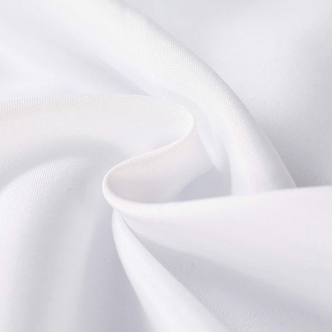 Cupuamon wedding dining setup with white rectangle tablecloth for elegant ambiance