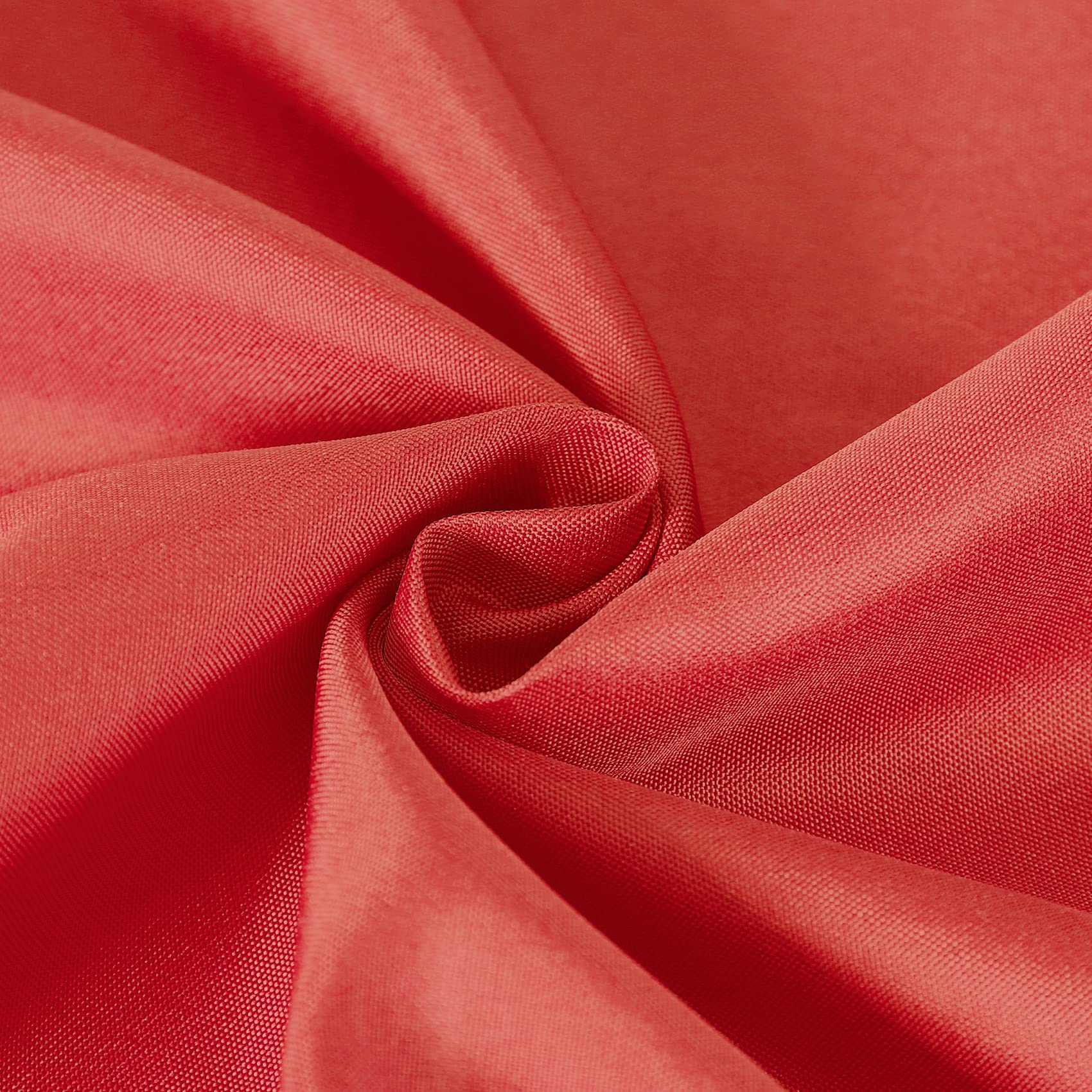 Cupuamon tablecloth is easy to wash and colorfast.
