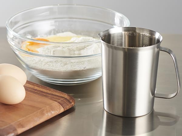 CURTA 16 oz capacity fits daily cooking and batching.