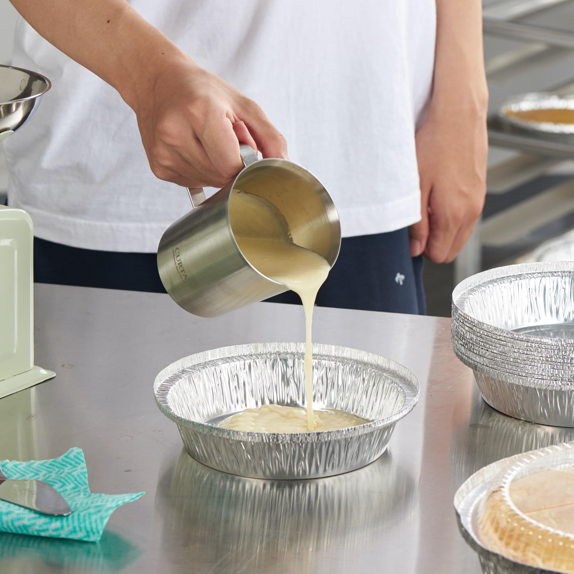 CURTA 30-pack supports events with reliable, sturdy pans.