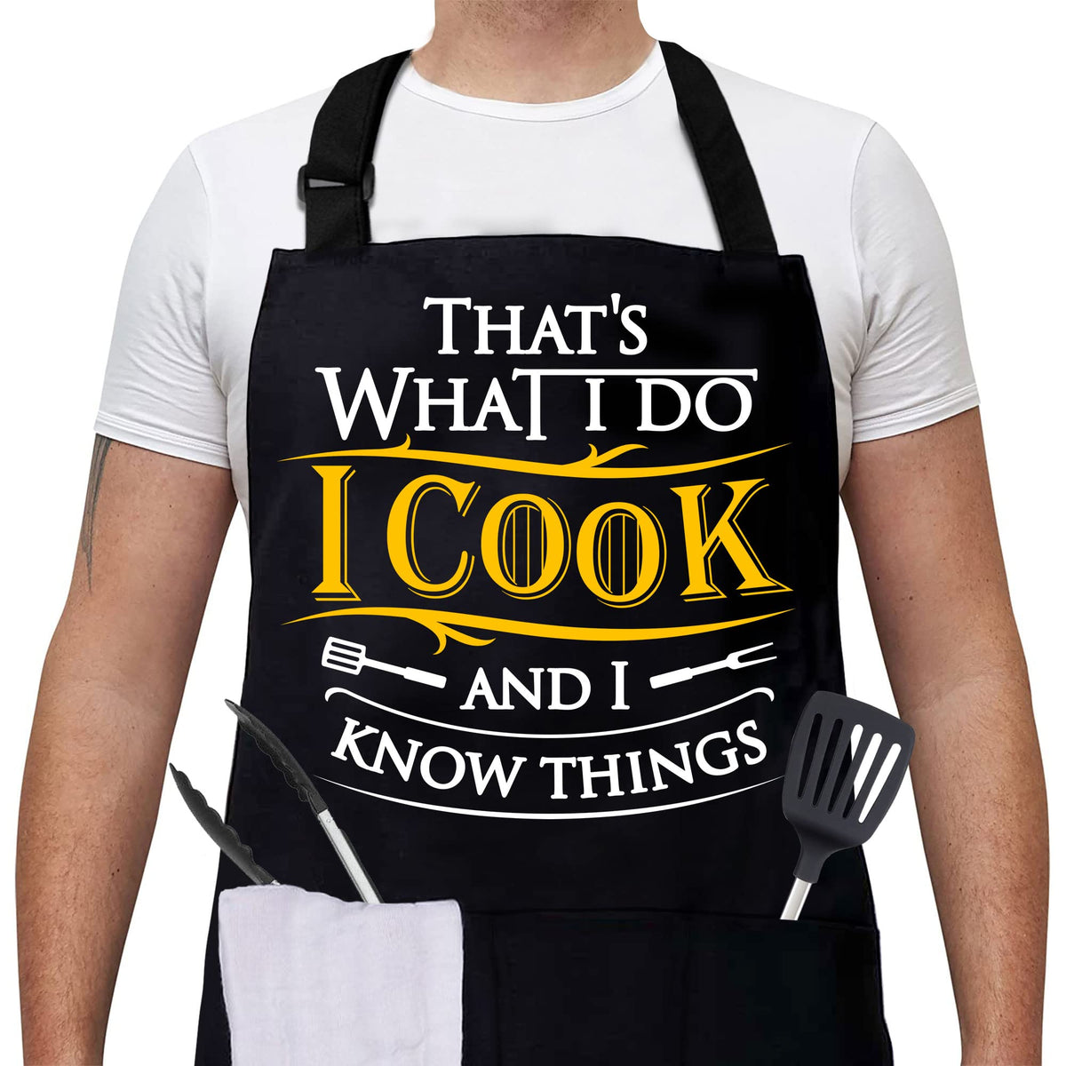 Cusugbaso cooking apron with three pockets and adjustable neck for organized meals.