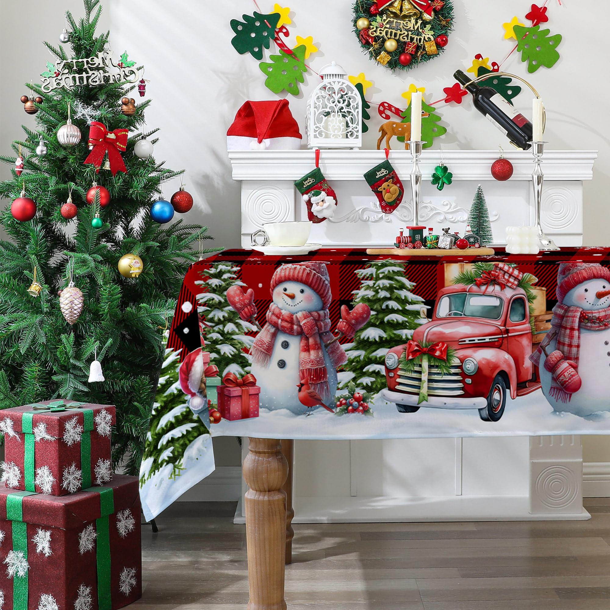 Cusugbaso snowflake decor tablecloth adds seasonal charm to celebrations.