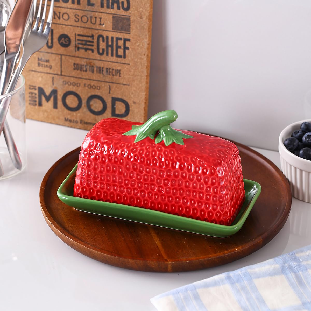 CWFutwell serving tray with cover offers a stylish butter display.