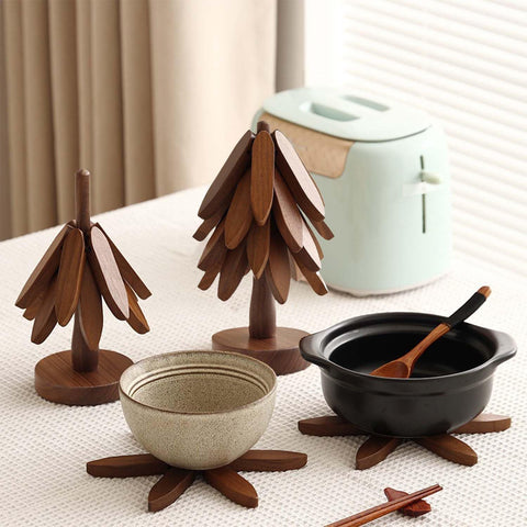 CYANLUX four trivets on a stand ready for use with hot dishes
