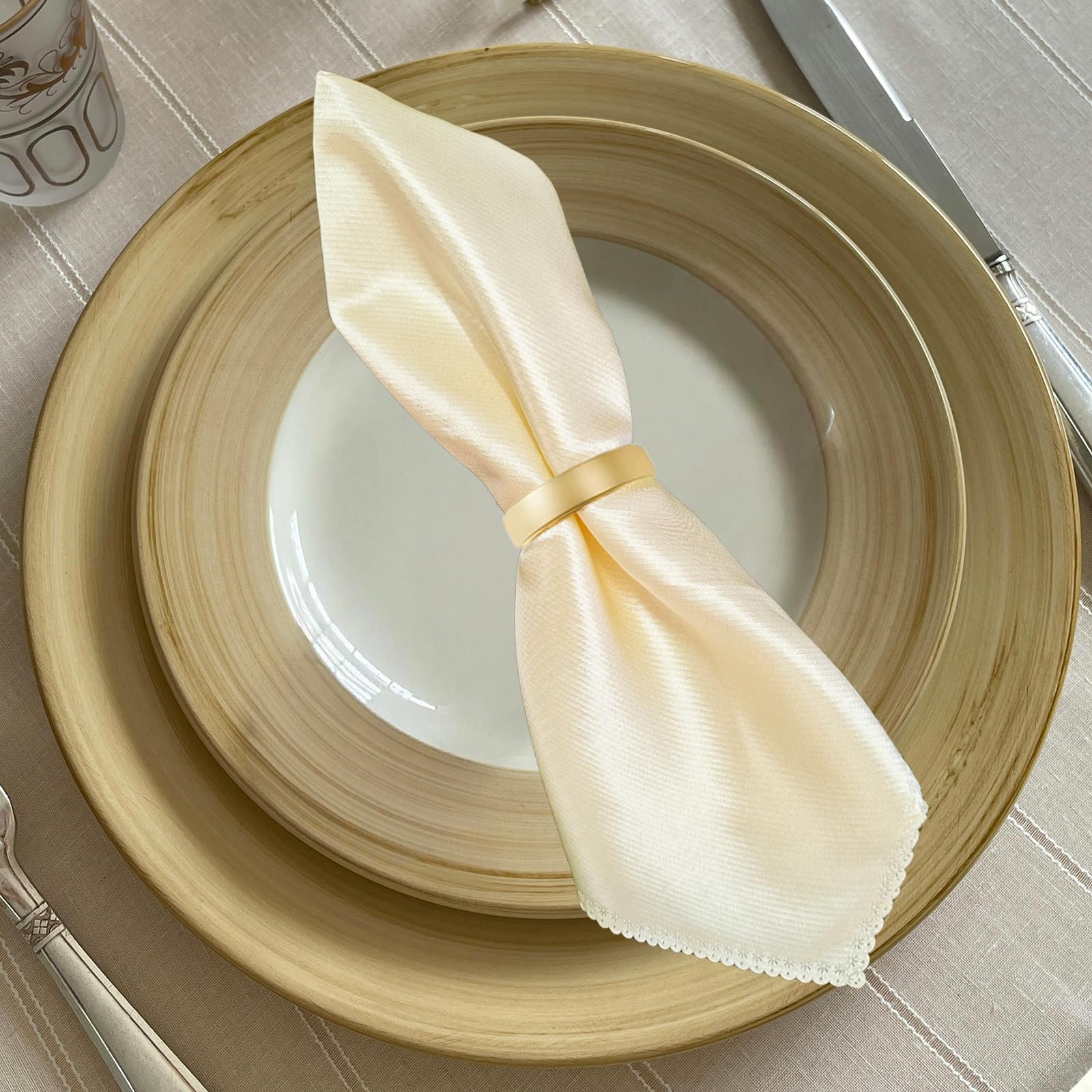 CYRYLC easy-clean napkin rings wipe clean after gatherings and store easily.