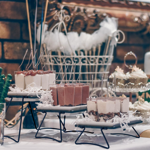 Czlizdyt serving rack ready for holiday gatherings with treats.