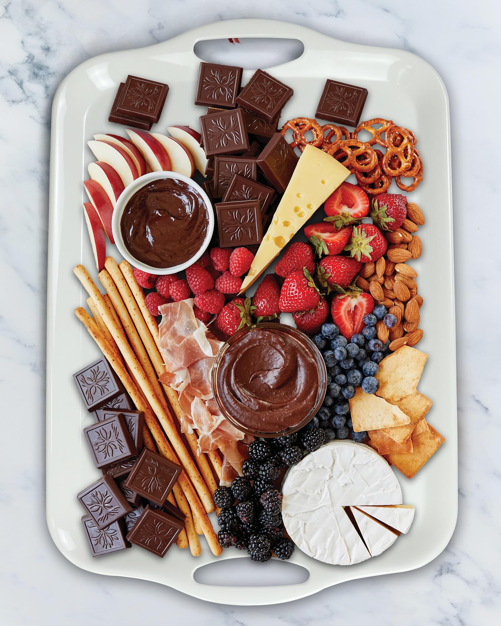 Czlizdyt melamine tray for fruits and desserts, perfect for casual gatherings.