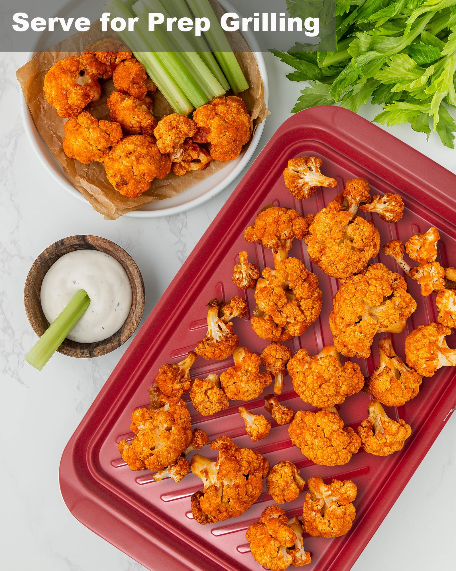 Czlizdyt tray with lip-edge helps keep juices from running off.