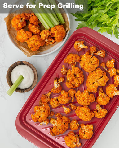 Czlizdyt tray with lip-edge helps keep juices from running off.