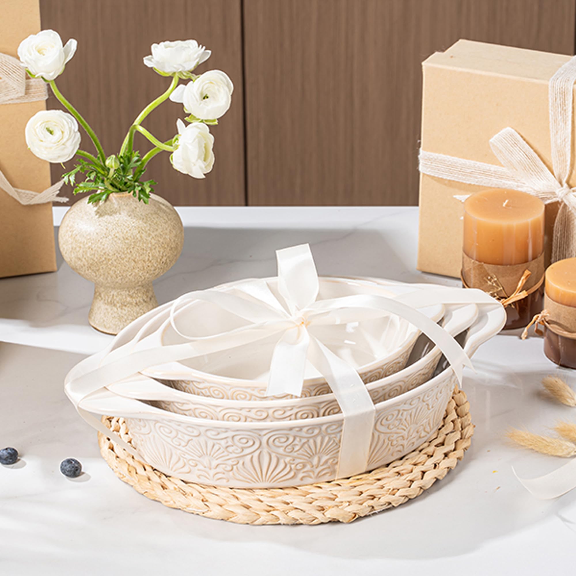 Dafuceramic casserole set makes a thoughtful housewarming gift.