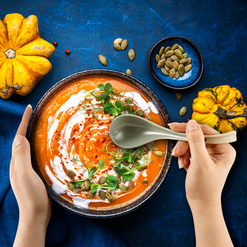 DAHO GOMSU glaze-finish ceramic spoon enhances table aesthetics