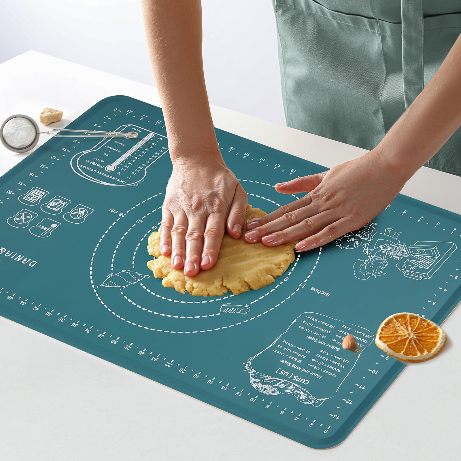 DANIA & DEAN silicone baking mat with Mother's Day heart design for baking and gifting.