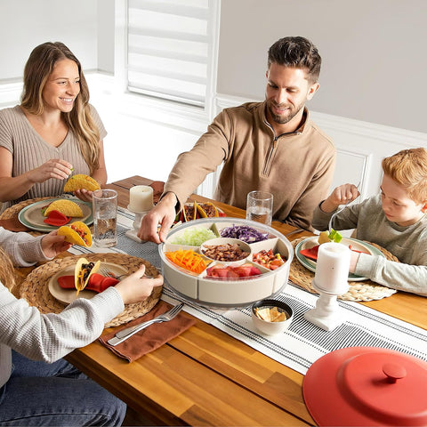 DAOTENGQL multi-purpose snack box ideal for picnics, travel, or parties.