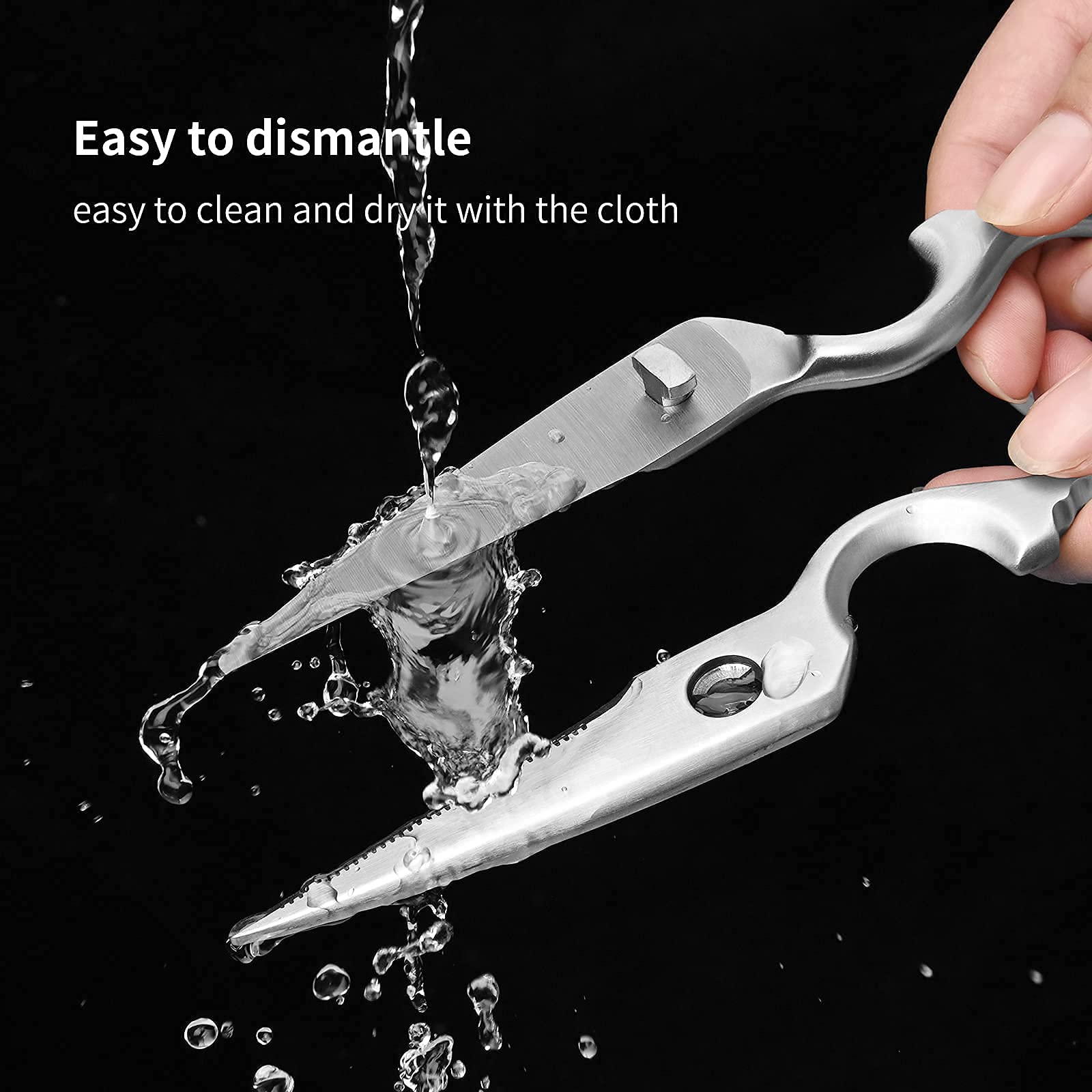 Dark Edge micro-serrated blades deliver precise cuts on ingredients.