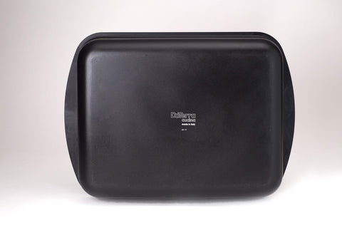 DaTerra Cucina durable oven pan ideal for holiday meals and gatherings.