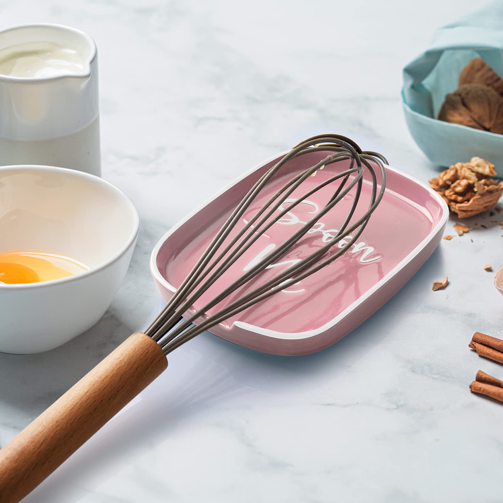 DAYYET dishwasher-safe spoon rest cleans easily after cooking sessions.