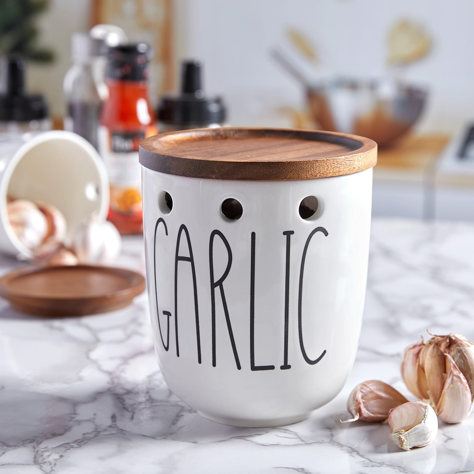 DAYYET garlic keeper easy to clean by hand or quick rinse.