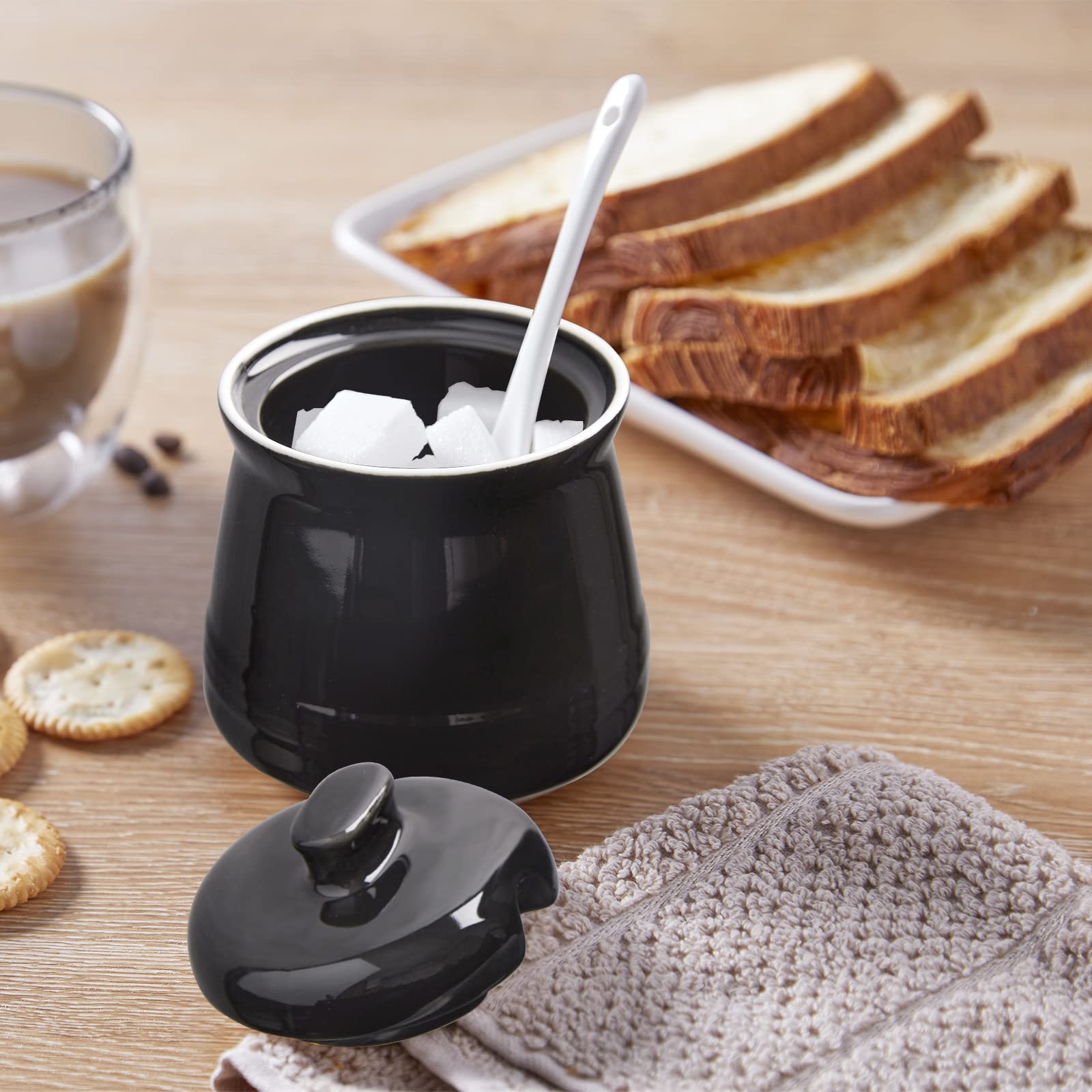 DAYYET wide opening enables easy filling and scooping.