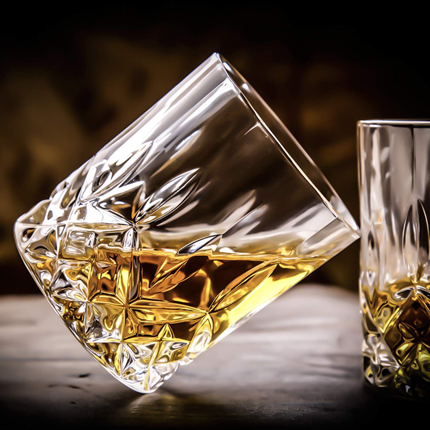 DeeCoo Premium glass heavy base enhances stability during whiskey or bourbon rituals