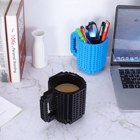 DEEXITO Build-On Brick Mug blue with blocks doubles as a pencil holder
