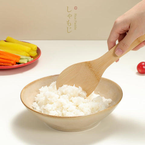 Delamu bamboo sushi paddle and spreader enabling precise rice application