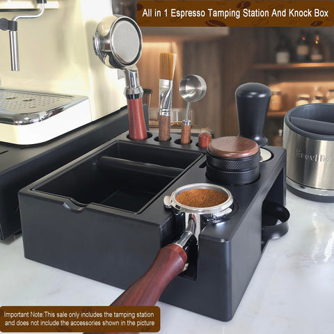 Delerke portafilter holder secures the portafilter at the right height for steady pours.