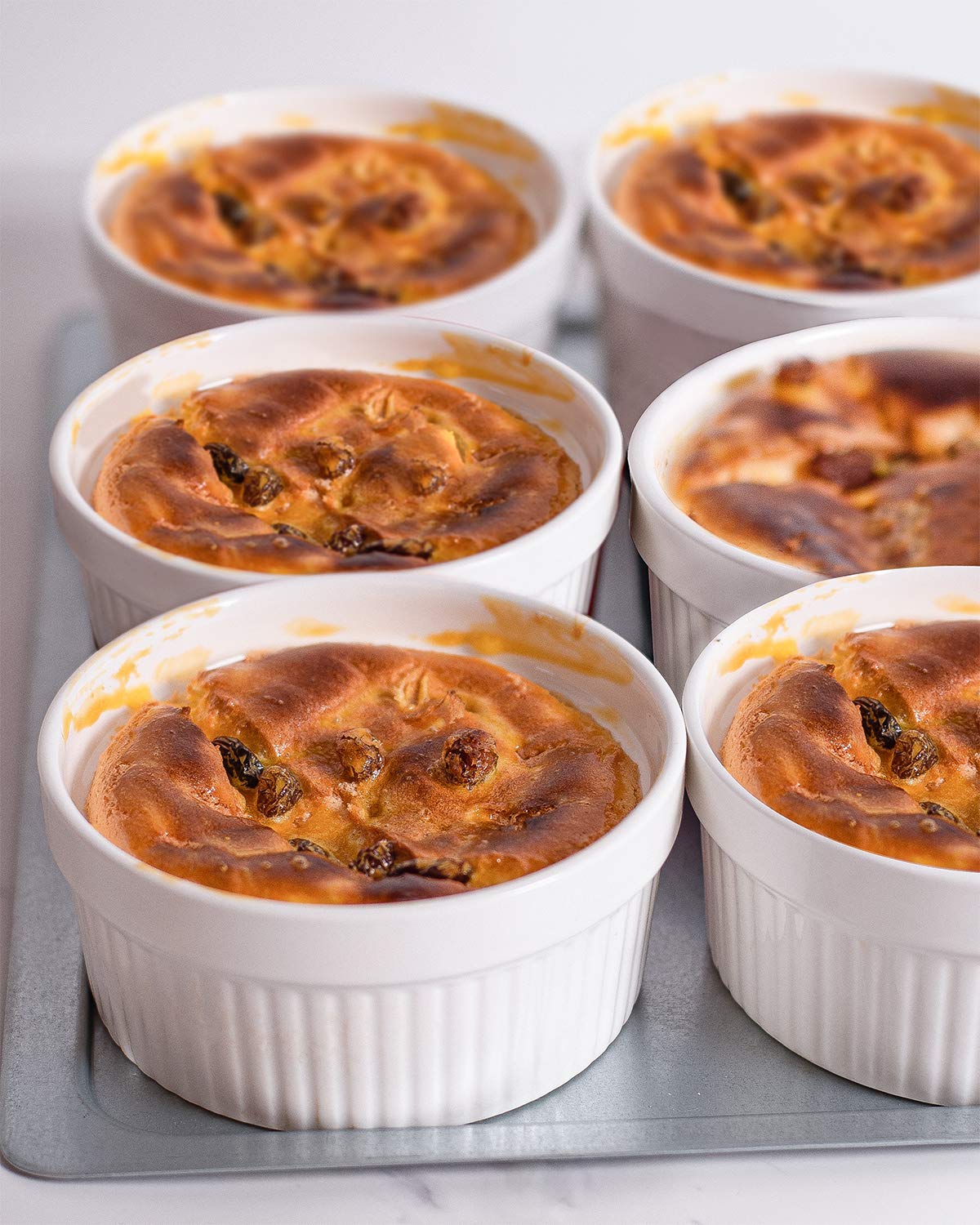 Delling soup bowls for French onion soup in white porcelain.