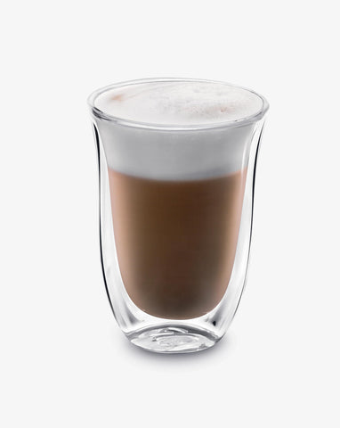 De'Longhi dishwasher-safe latte glassware close-up for easy cleanup.
