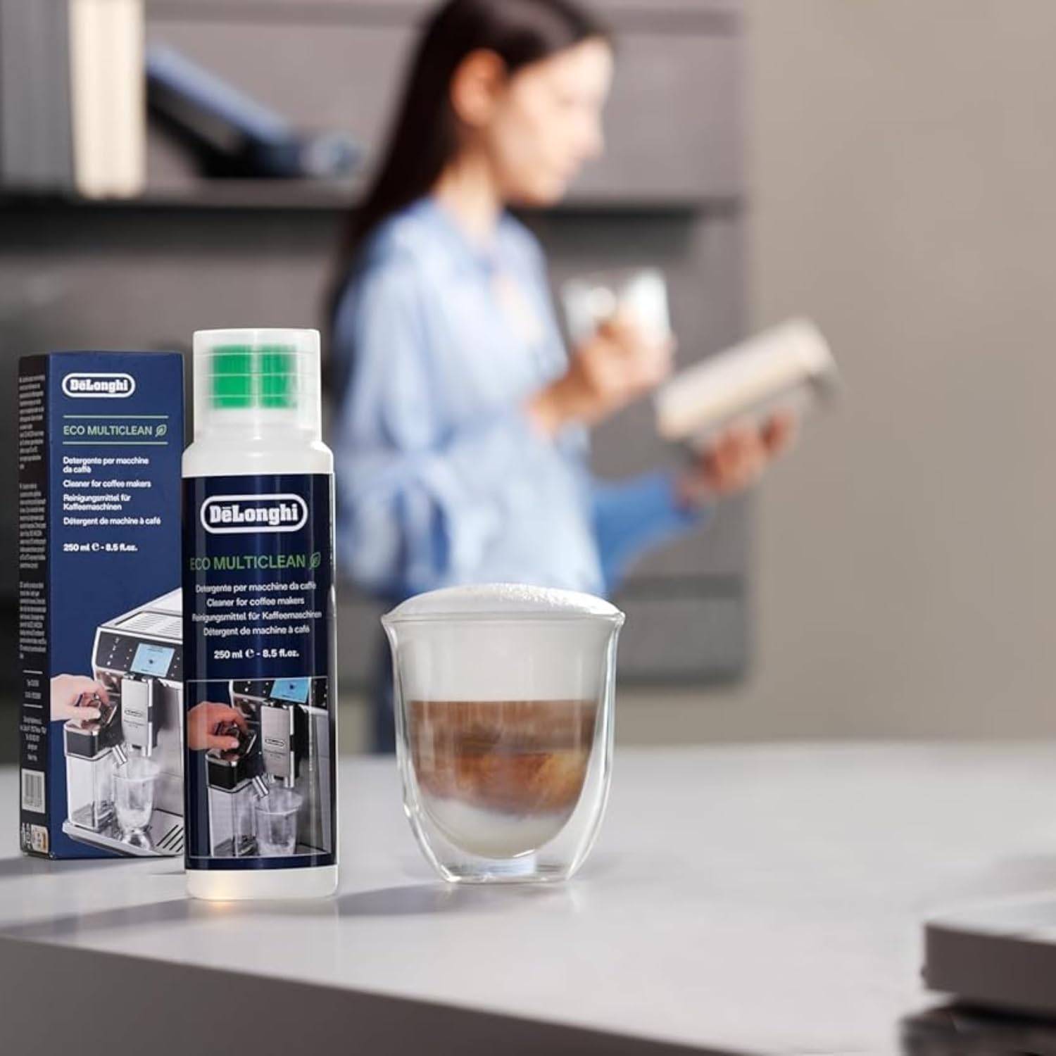 De'Longhi universal cleaner external parts shows safe cleaning of external surfaces and removable components.