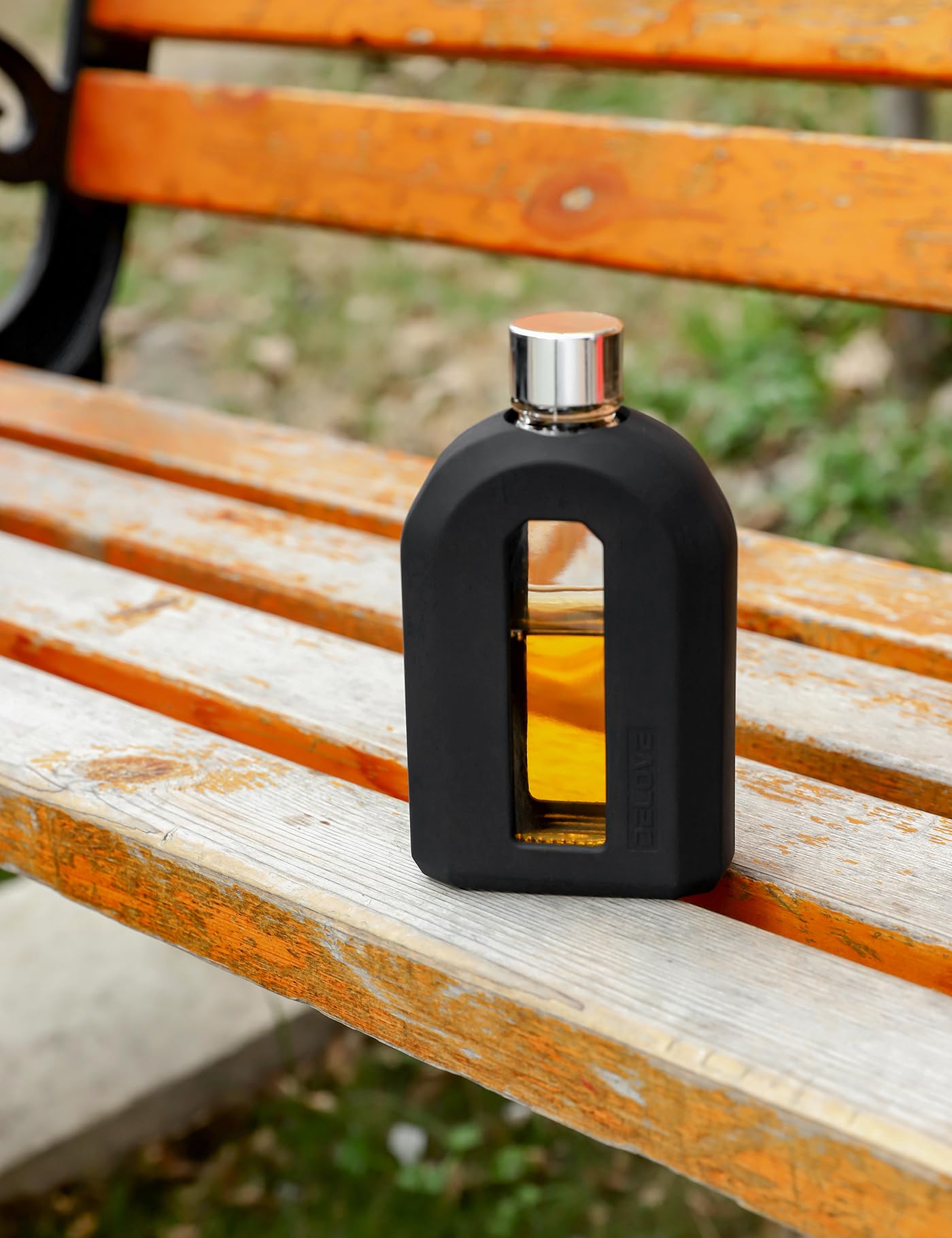 Delove portable pocket design, travel-friendly flask for adventures