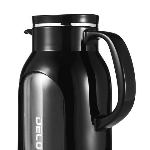 Delove arc-spout delivers clean, drip-free pours ideal for iced tea and water.