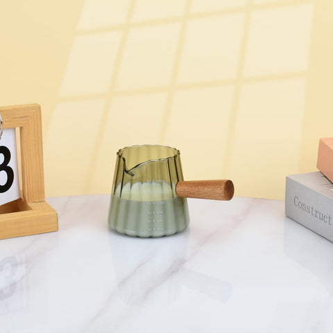 Denovin dishwasher-safe glass pitcher simplifies cleanup after use.