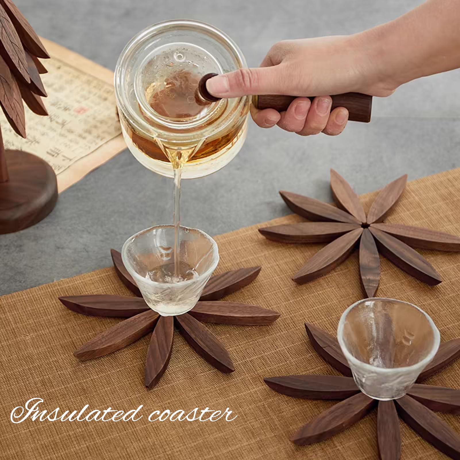 DEOLD Heat-safe wooden set protects surfaces during serving