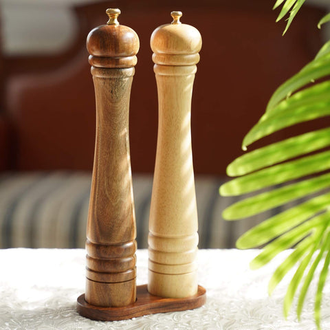 DeroTeno dining organization tray keeps spice bottles within easy reach.