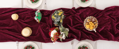 DeZerlor velvet runner adds retro elegant look to wedding or party décor