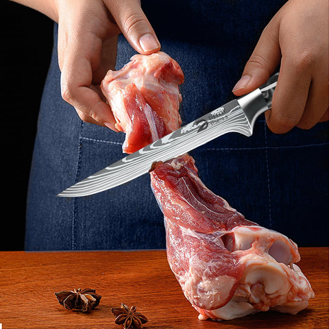 Dfito 7-inch Santoku knife handles precise chopping.