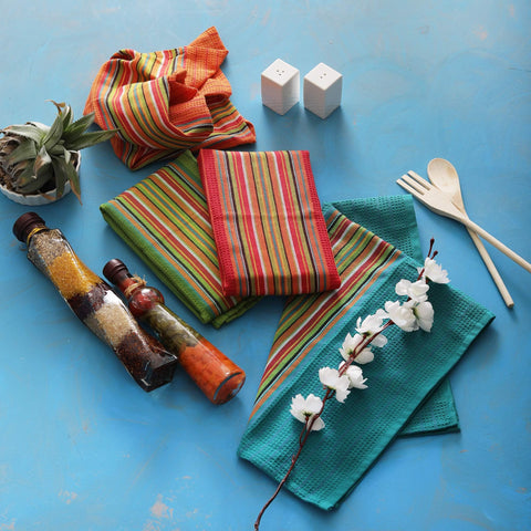 DG Collections lint-free weave towels keep glassware spotless and streak-free