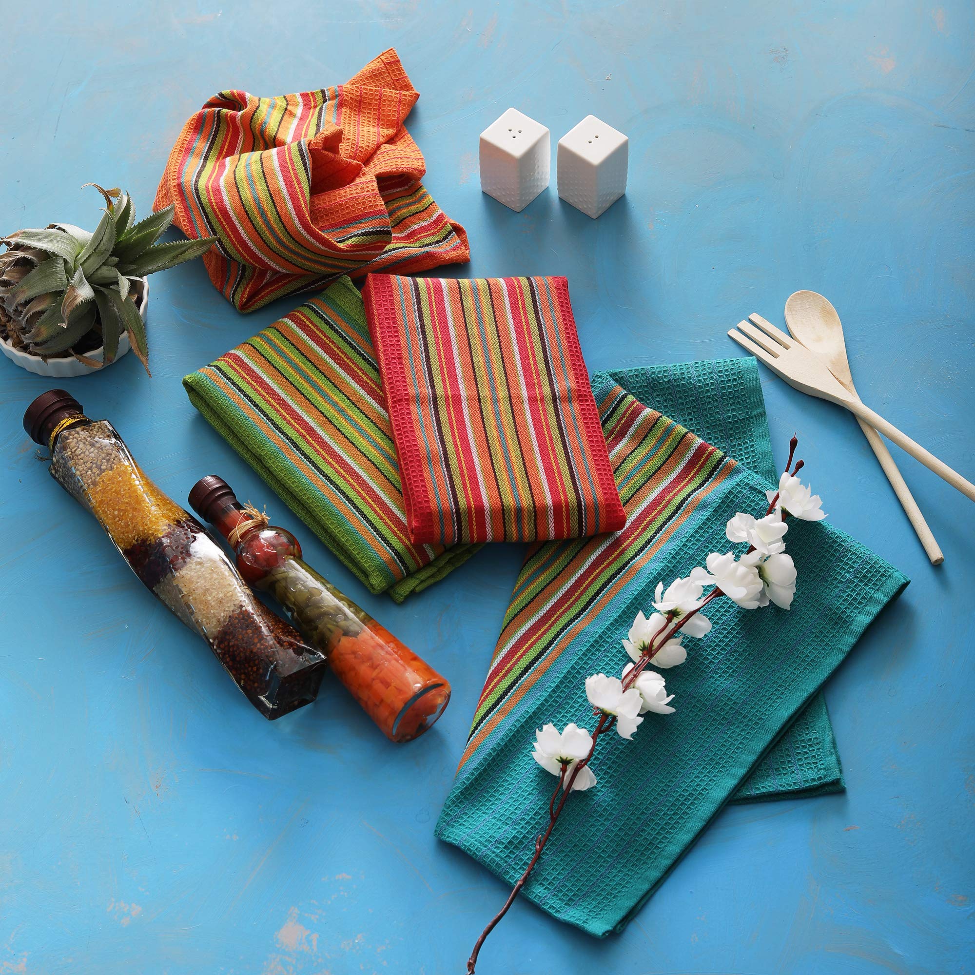 DG Collections Salsa Stripe towel in 16x28 inches for large kitchen tasks.