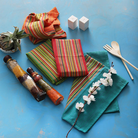 DG Collections Salsa Stripe towel in 16x28 inches for large kitchen tasks.