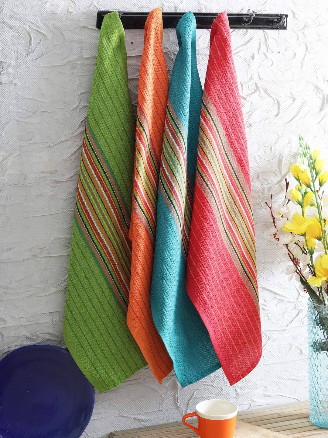 DG Collections Salsa Stripe towel suitable for drying, covering bread, or serving.